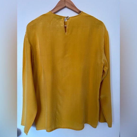 Vintage 90’s 💯% silk top - Picture 2 of 6